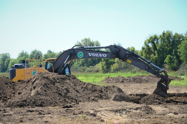 unskilled and skilled labourers construction