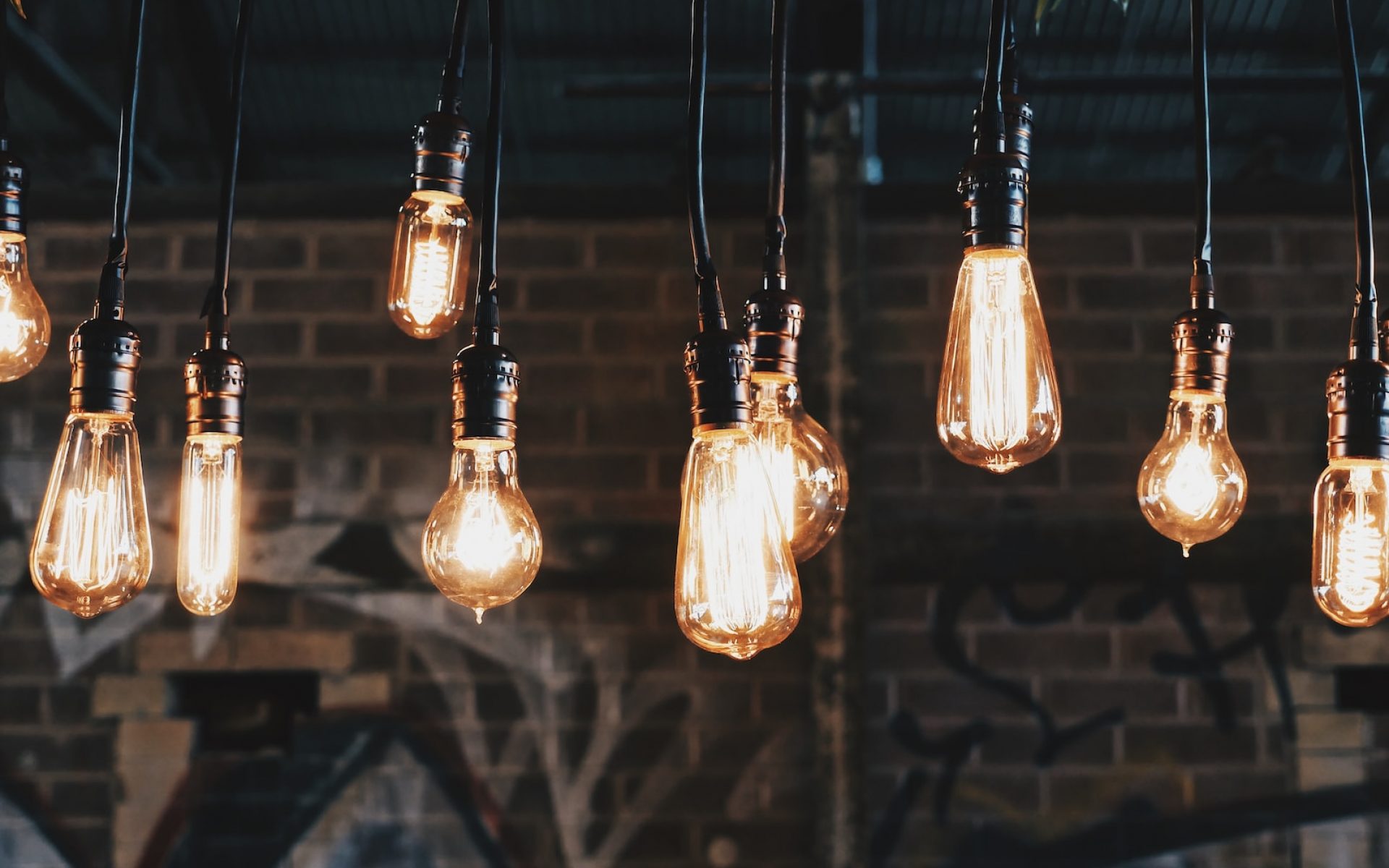 How to Choose the Right Electrician for Your Business